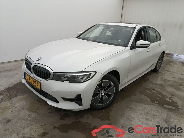 BMW 3 - 2019 318iA 156hp OPF 4d #1