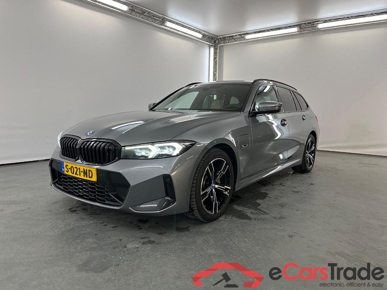 BMW 3-SERIE TOURING 330e