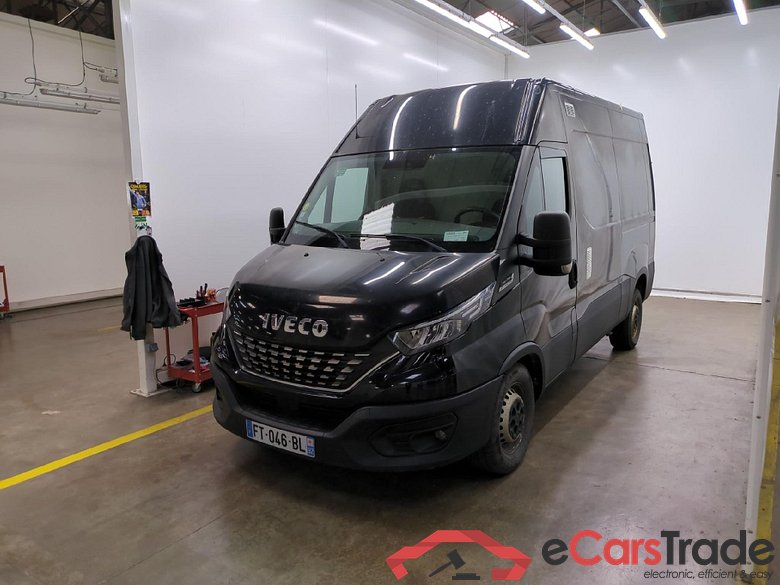 IVECO Daily / 2014 / 4P / Fourgon tôlé 2.3 35S16SA8 V11 H2 3520 #1