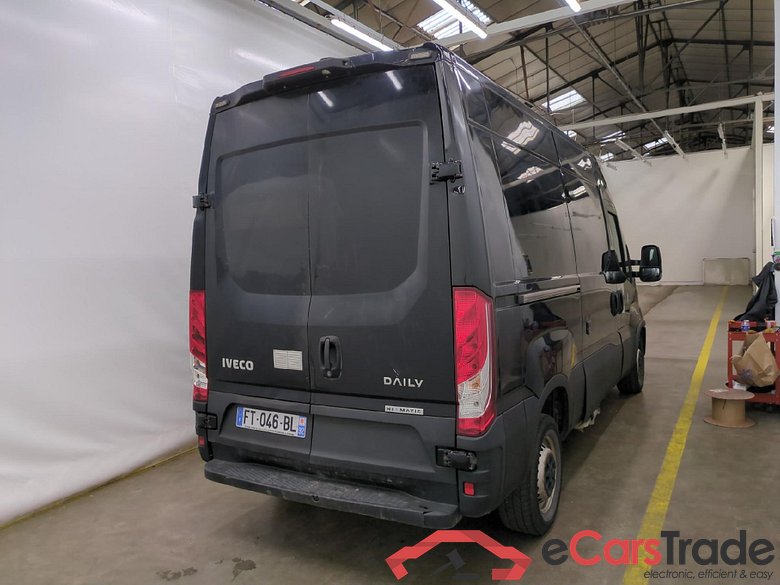 IVECO Daily / 2014 / 4P / Fourgon tôlé 2.3 35S16SA8 V11 H2 3520 #3
