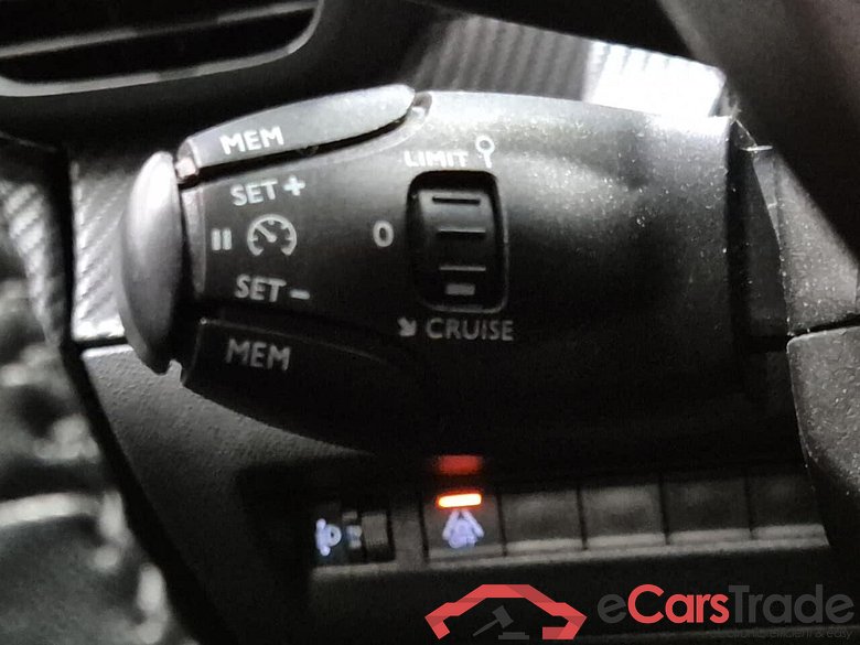 PEUGEOT e-2008 EV All. Pack 50 kWh #6