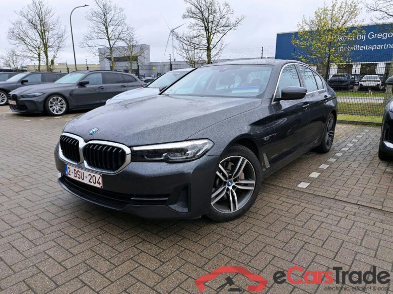 BMW 520e Plug-In Hybrid Aut. LED-Xenon LC-Pro Navi-Pro Leather KeylessGo Camera Klima PDC ... #1