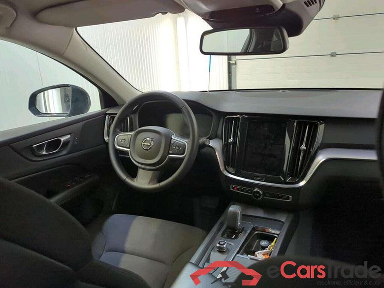 VOLVO V60 2.0 B3 Mom. Adv. #3