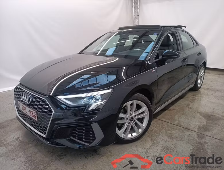 Audi A3 Berline 2.0 TDi 30 85kW S tronic S line Bus. Ed 4d
