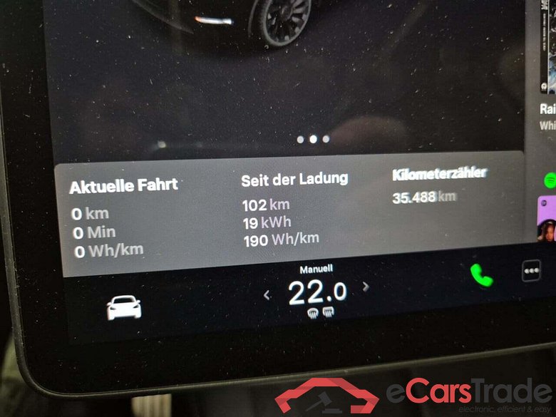 Tesla Model Y Long Range Dual AWD #4