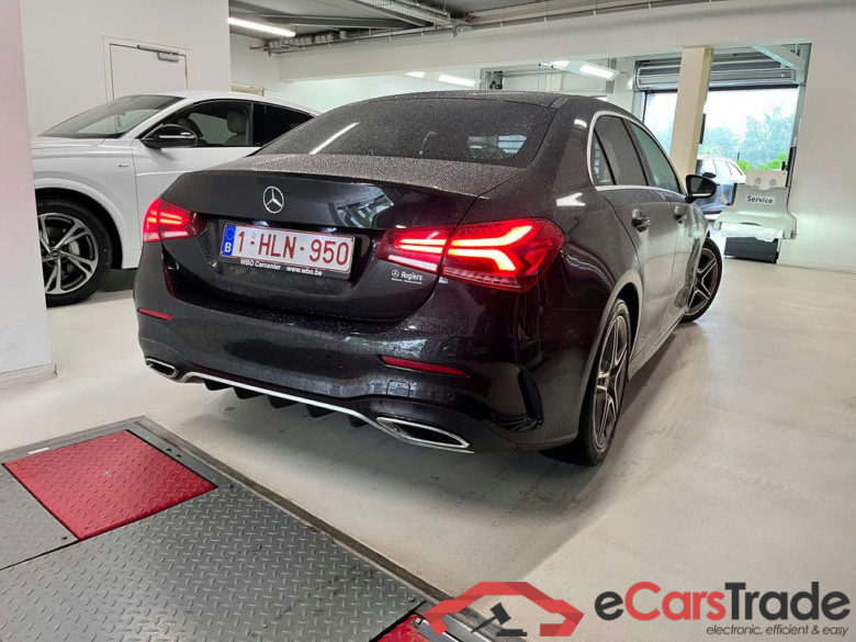 Mercedes A 180d Limo AMG Aut. Pano LED-Xenon Widescreen Ambient Navi 1/2 Sport-Leather-Alcantara KeylessGo Camera Klima PDC ... #3
