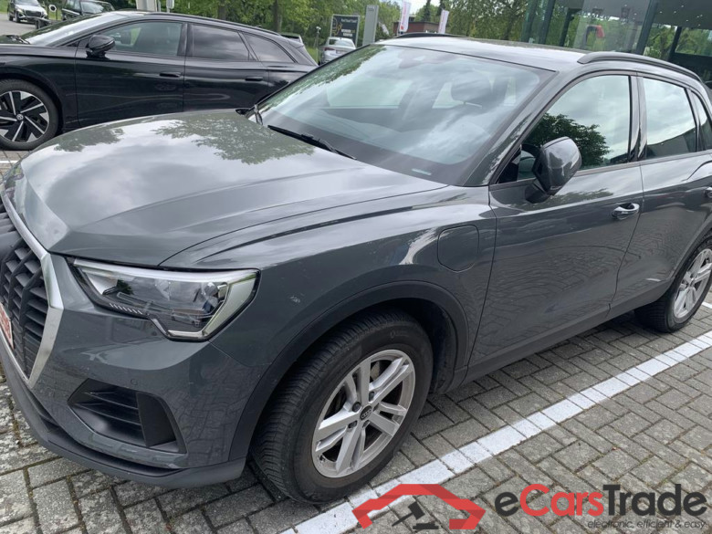 AUDI Q3 PHEV Audi Q3  Attraction 45 TFSI e  180(245) kW(pk) S tronic #1