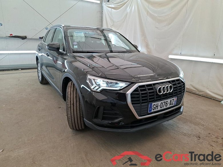 AUDI Q3 / 2018 / 5P / SUV 45 TFSI E 245 S TRONIC BUSINESS LINE #4