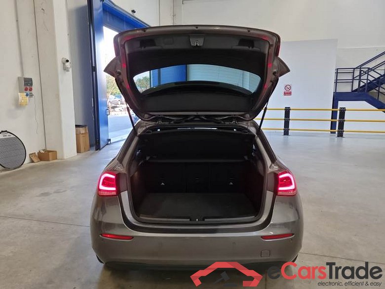 MERCEDES-BENZ CLASSE A / 2018 / 5P / BERLINA A 180 D AUTOMATIC BUSINESS EXTRA #5