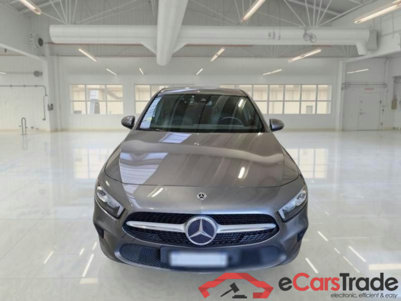 MERCEDES-BENZ CLASSE A / 2018 / 5P / BERLINA A 180 D AUTOMATIC BUSINESS EXTRA #6
