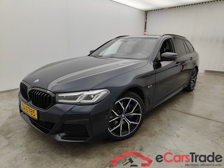 BMW 5 TOURING - 2020 530eXAS 184hp PHEV 5d #1