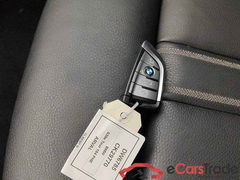 BMW 5 TOURING - 2020 530eXAS 184hp PHEV 5d #4