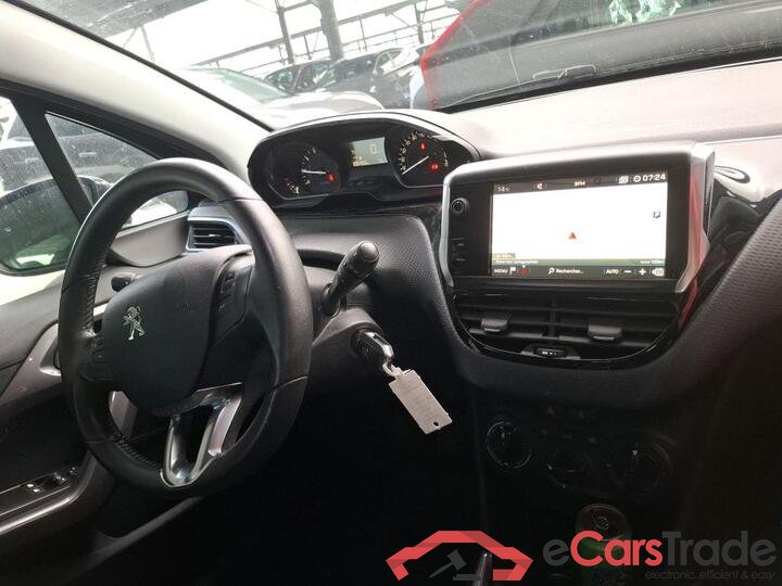 Peugeot 2008 1.2 PureTech Navi Klima PDC... #5