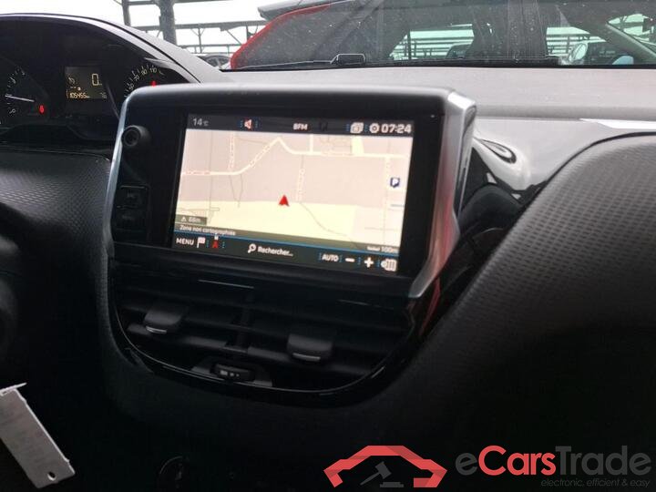 Peugeot 2008 1.2 PureTech Navi Klima PDC... #6
