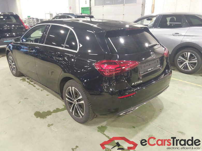 Mercedes A 250e Facelift Plug-In Hybrid Aut. LED Widescreen Navi Sport-Leather KeylessGo Klima PDC ... #4