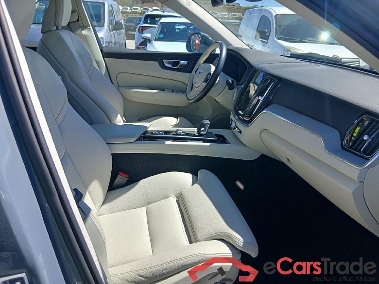 VOLVO XC60 2.0 T6 AWD Recharge Plus Bright Auto #6