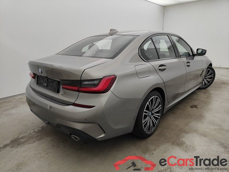 BMW 3 Reeks Berline 318dA (110 kW) 4d #2