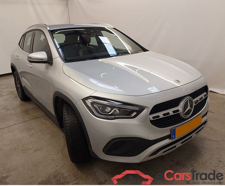 Mercedes GLA 200d Aut. LED-Xenon Widescreen Navi 1/2 Sport-Leather KeylessGo Klima PDC ... #2