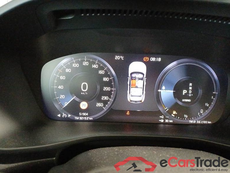 VOLVO XC40 / 2021 / 5P / SUV T5 RECHARGE PLUG-IN AUTO CORE #4
