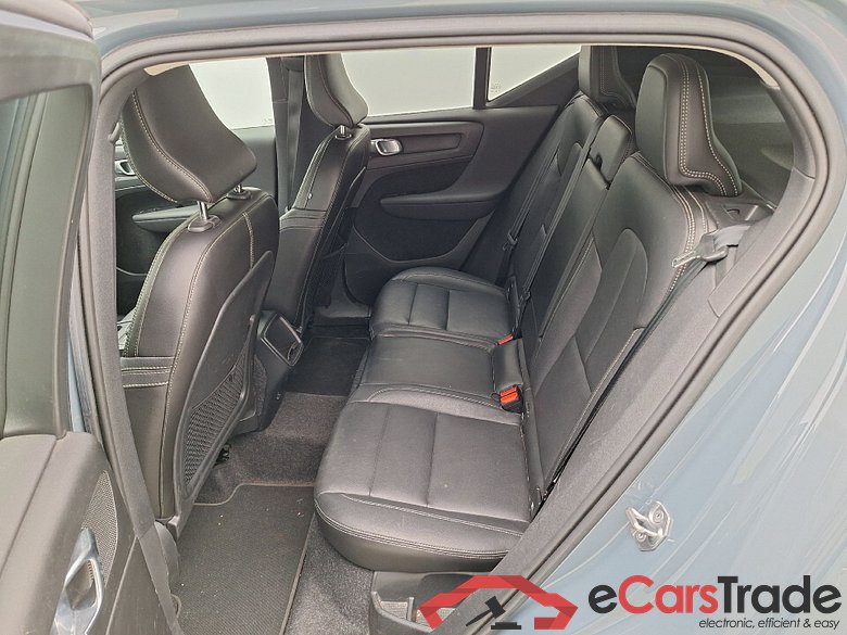 Volvo, XC40 '17, Volvo XC40 T3 Geartronic Momentum Pro 5d #4