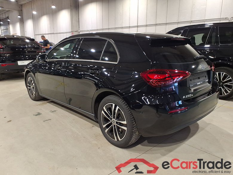 MERCEDES-BENZ A-CLASS 1.3 A 250 E BUSINESS LINE DCT #2