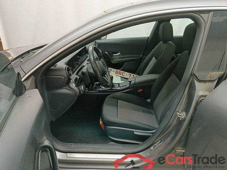 Mercedes-Benz CLA Shooting Brake CLA 180 d Business Solution Essential 5d #3