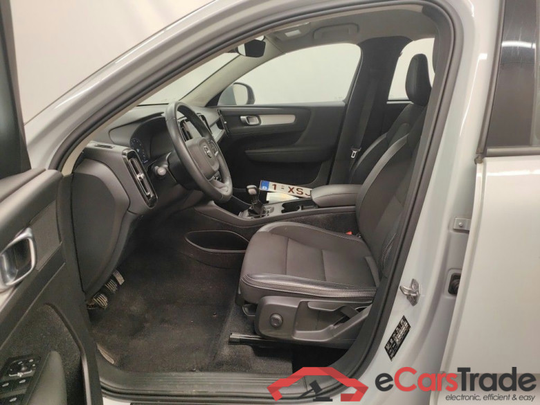 Volvo XC40 T3 Momentum Pro 5d #3