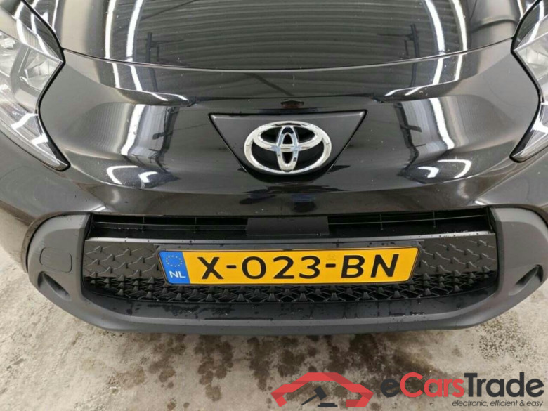 TOYOTA Aygo X 1.0 VVT-i MT Play #4