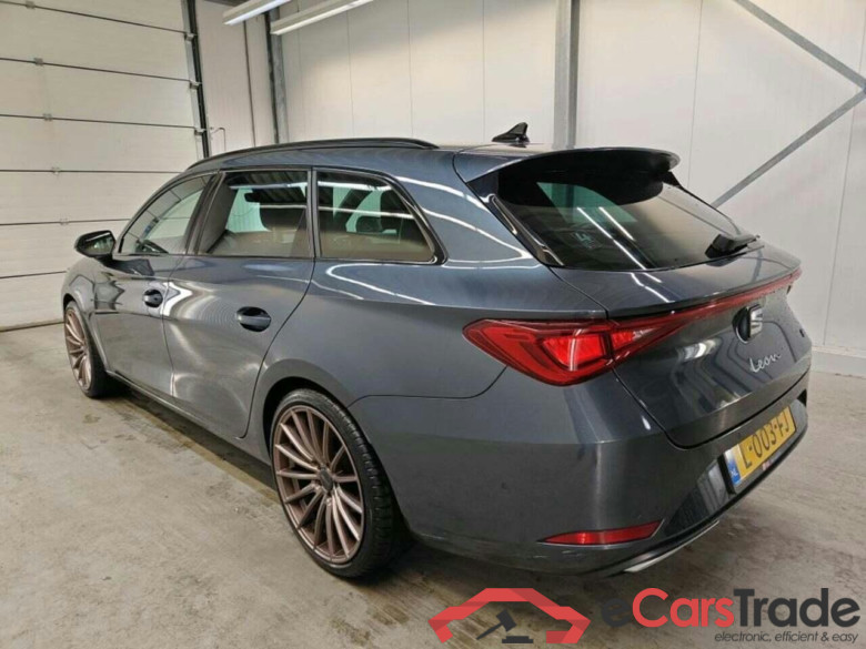 SEAT Leon Sportstourer 1.5 TSI FR Launch Ed #6