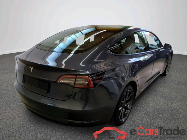 TESLA Model 3 Standard Reichweite Plus Hinterradantrieb 4d 239kW #2