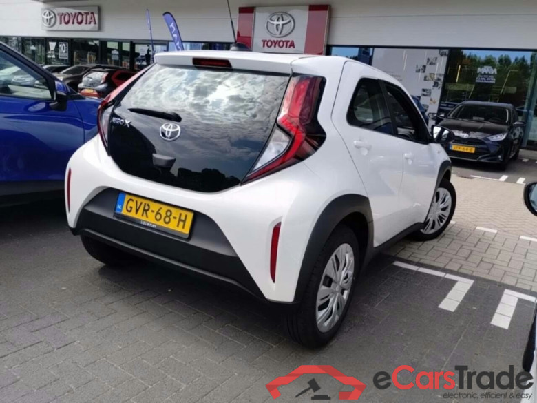 TOYOTA Aygo X 1.0 VVT-i MT Play #4