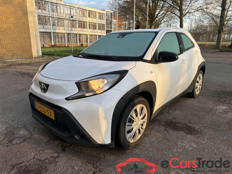 TOYOTA Aygo X 1.0 VVT-i MT Play #1