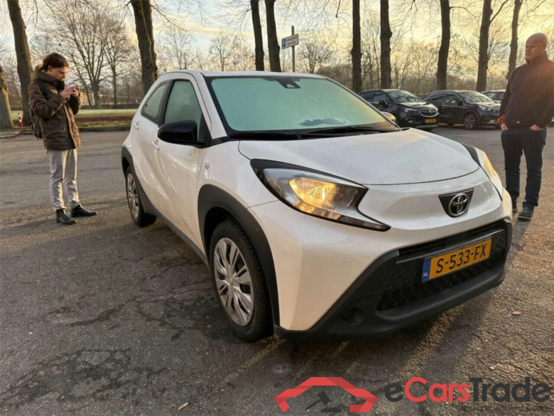 TOYOTA Aygo X 1.0 VVT-i MT Play #2