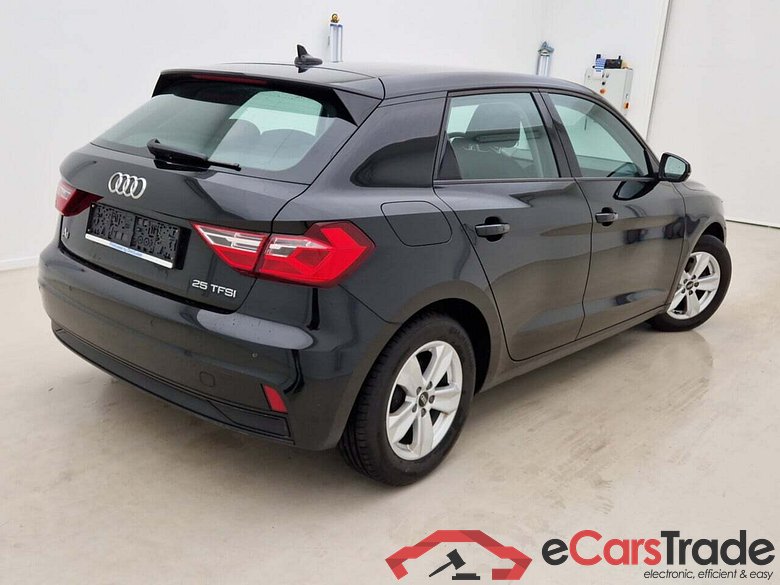 AUDI A1 1.0 25 TFSI ATTRACTION #2