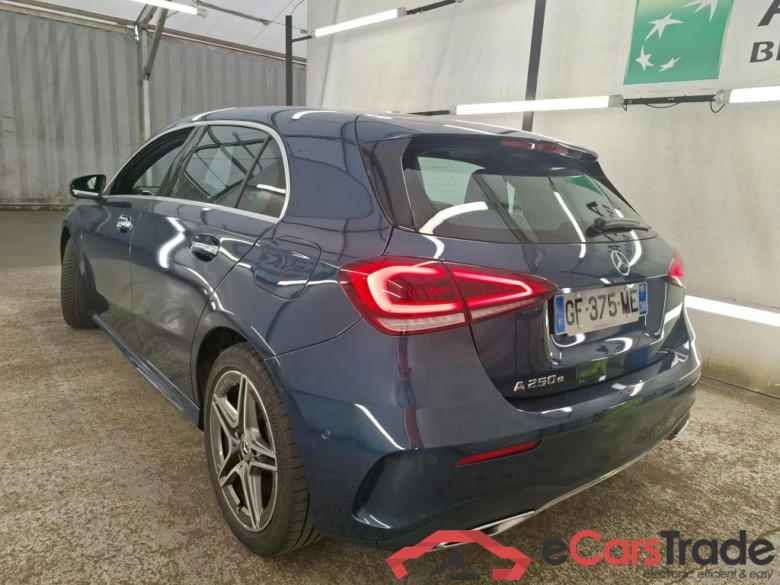 MERCEDES-BENZ Classe A Compact / 2018 / 5P / Berline A 250 e AMG Line 8G-DCT #2