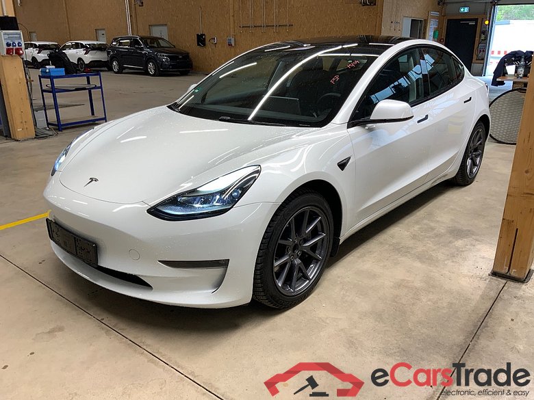 TESLA Model 3 RWD Hinterradantrieb 4d 239kW
