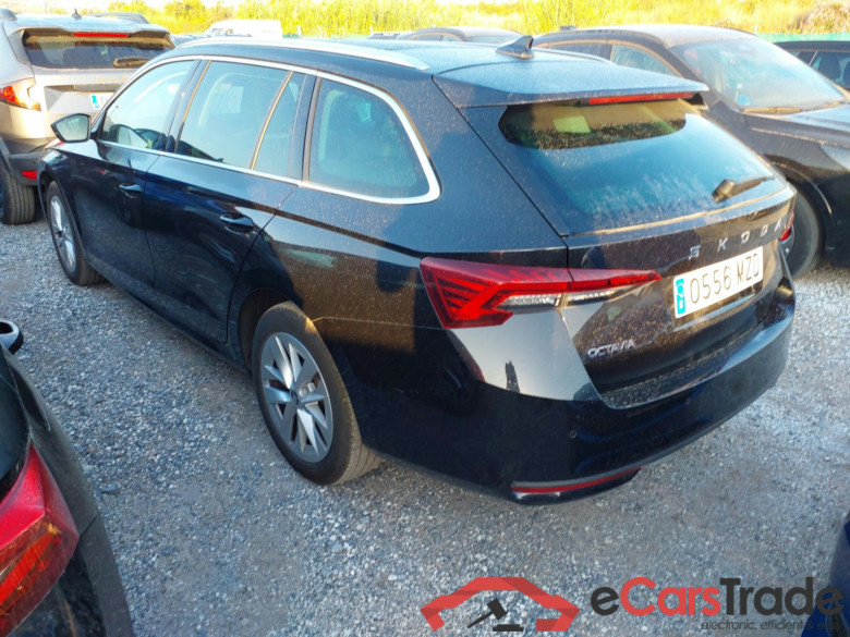 SKODA Octavia 1.5 TSI 110kW (150CV) m-HEV DSG 7 vel. AutomÃ¡tico Combi Design #2
