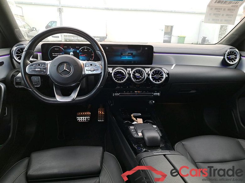 MERCEDES-BENZ Classe A Berline / 2018 / 4P / Berline A 200 d AMG Line 8G-DCT #5