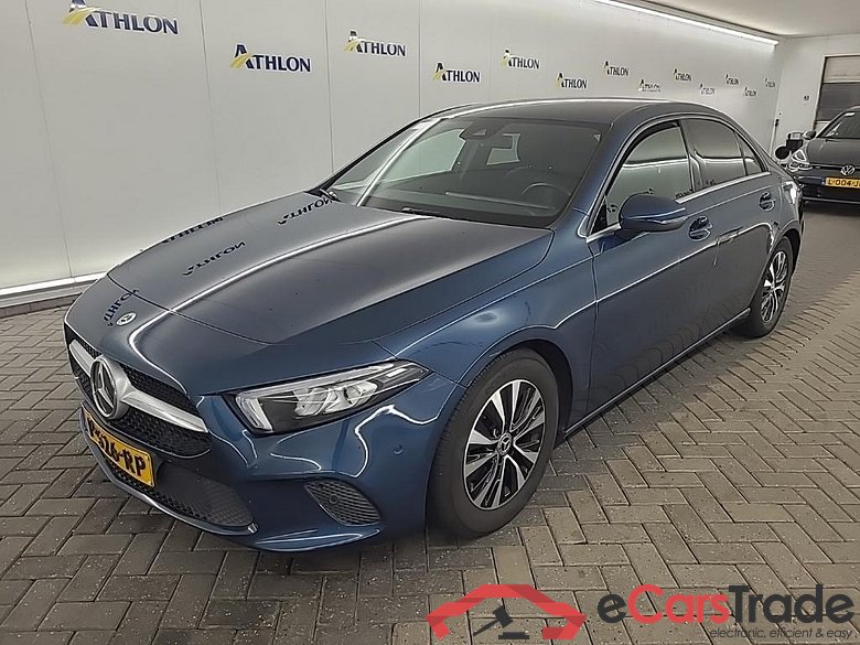 MERCEDES-BENZ A-Klasse Limousine A 180 7G-DCT Business Solution 4D 100kW