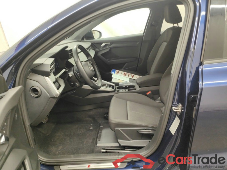 Audi A3 Berline 1.5 TFSi 35 110kW S tronic S line 4d #3