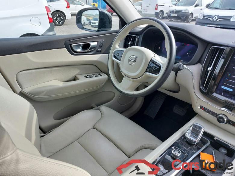 VOLVO XC60 / 2017 / 5P / todoterreno 2.0 T6 AWD Recharge Inscription Auto #3