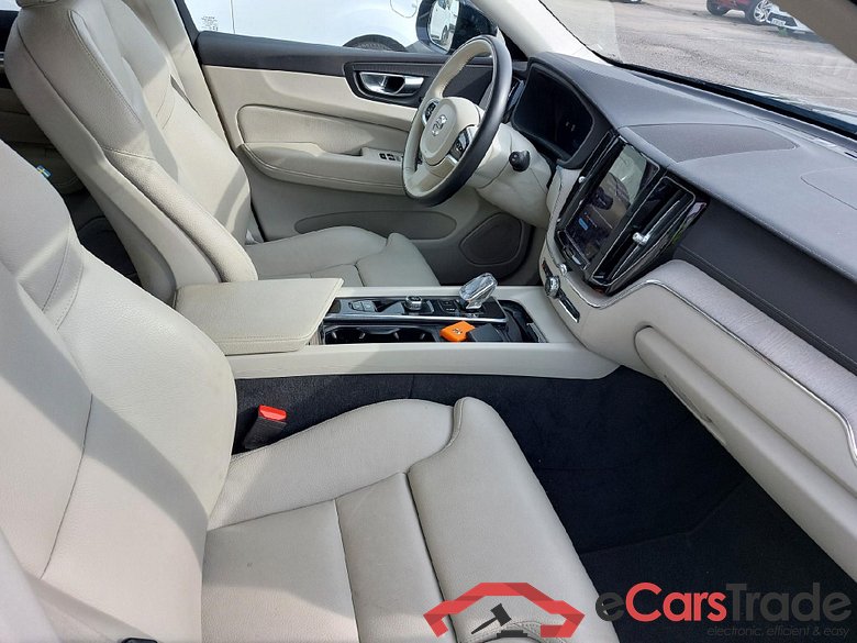 VOLVO XC60 / 2017 / 5P / todoterreno 2.0 T6 AWD Recharge Inscription Auto #6