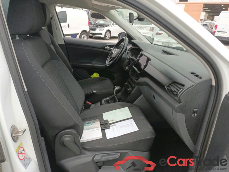 VOLKSWAGEN T-Cross / 2018 / 5P / todoterreno Advance 1.0 TSI 81kW (110CV) DSG (AC) #6