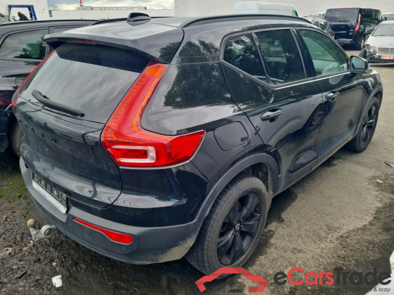 VOLVO - VOL XC40 T2 129PK Momentum Core         ***      CLUTCH OUT    -     KUPPLUNG DEFEKT   !     ***          With Sensus Navigation & Winter & Park Assist Pack   * PETROL * #2