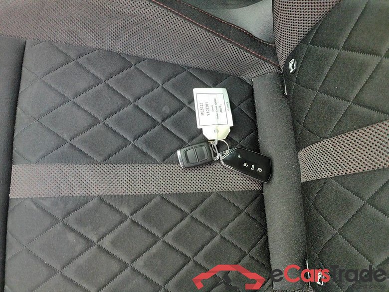 Skoda Octavia Combi 2.0 TDI 147kW RS DSG 5d #4