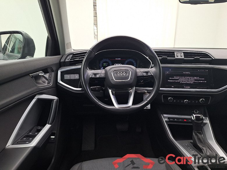 Audi, Q3 '18 PHEV, Audi Q3 45 TFSI e S tronic 5d #5