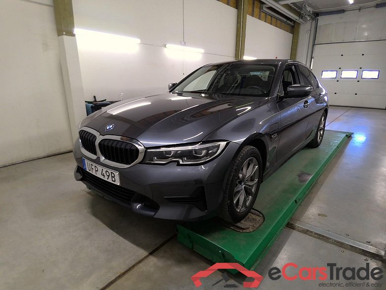 330e xDrive Connected Aut