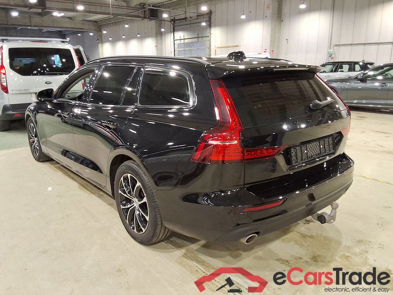 VOLVO V60 2.0 B3 MHEV MOMENTUM PRO DCT #2