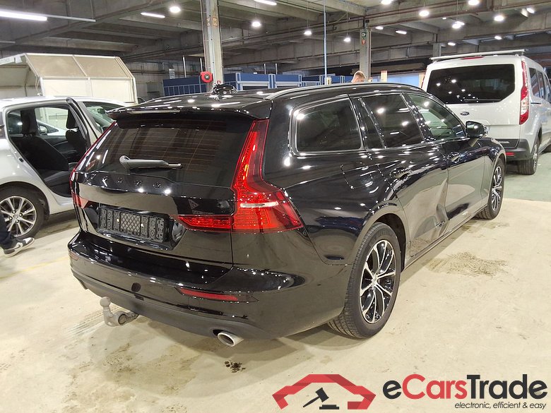 VOLVO V60 2.0 B3 MHEV MOMENTUM PRO DCT #4