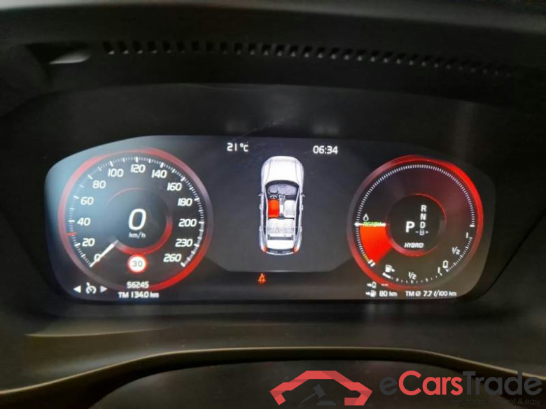 VOLVO XC40 / 2021 / 5P / SUV T4 RECHARGE PLUG-IN AUTO CORE #4
